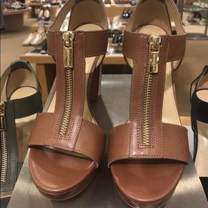 Michael Kors ‘Berkley’ T-Strap Sandal 6.5